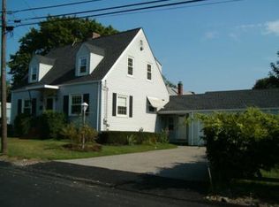 21 Evergreen Ave, Middletown, RI 02842