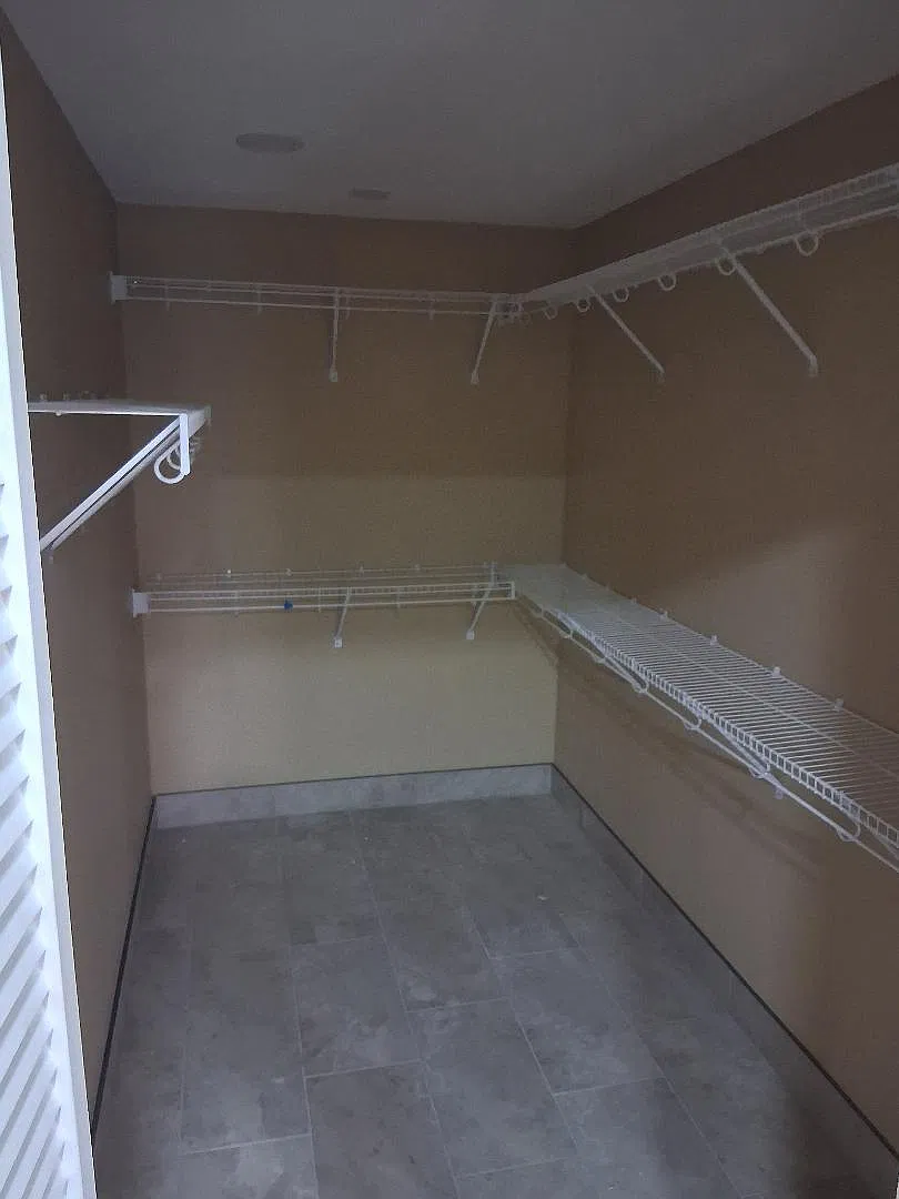 4 bed, 2300 sqft, $3,150 — Photo 4