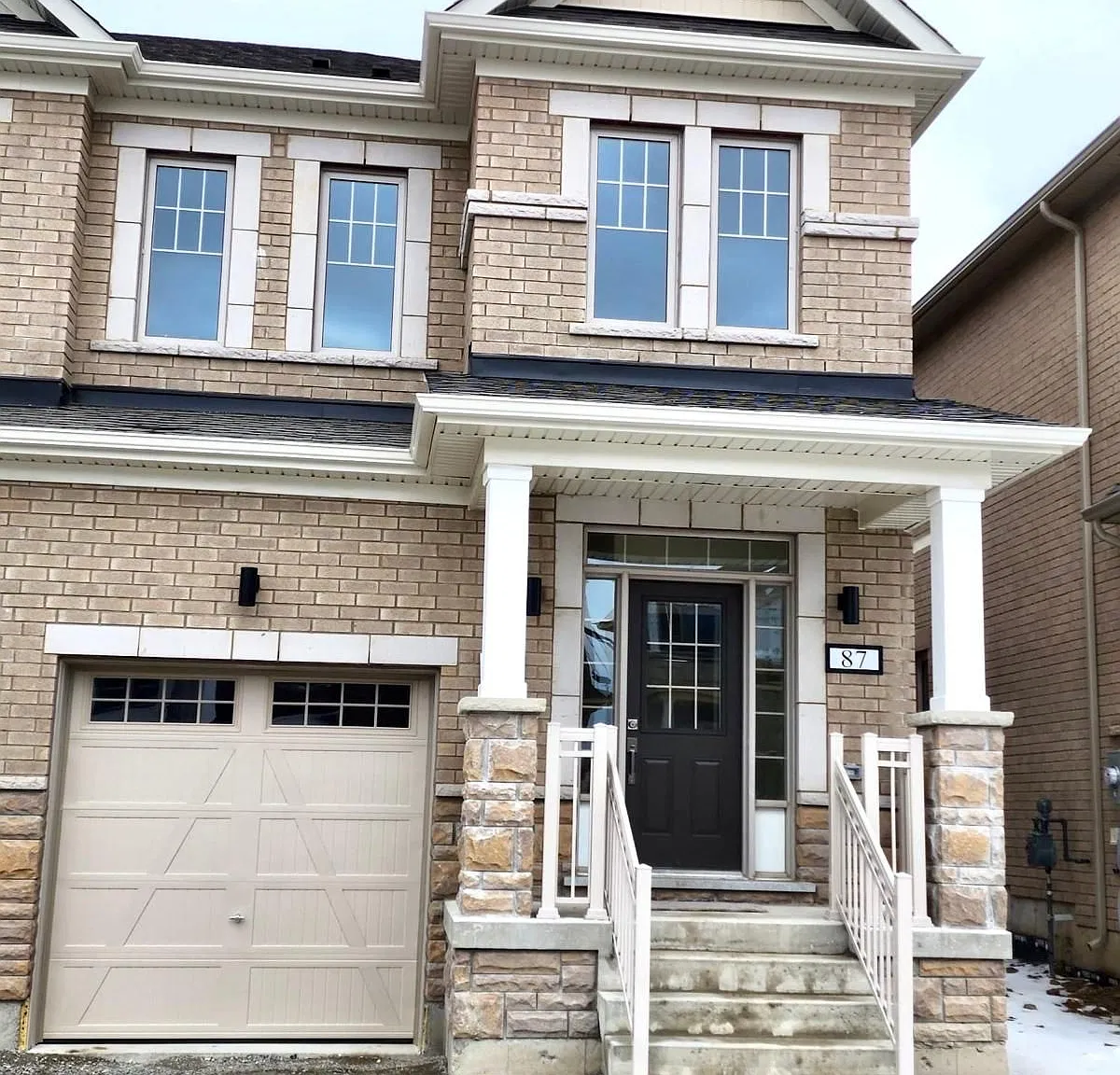 4 bed, $2,900 — Photo 1