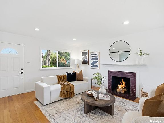 4th image of 513 Chesterton Ave