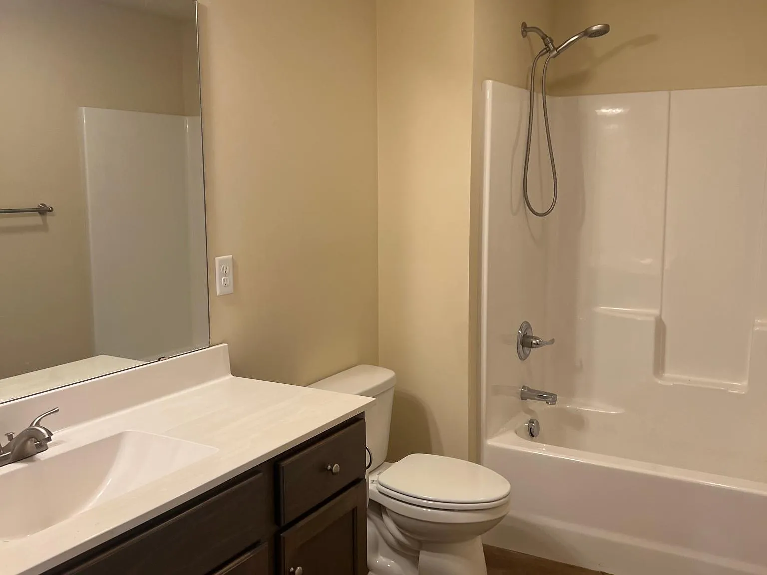 2 bed, 800 sqft, $850 — Photo 3