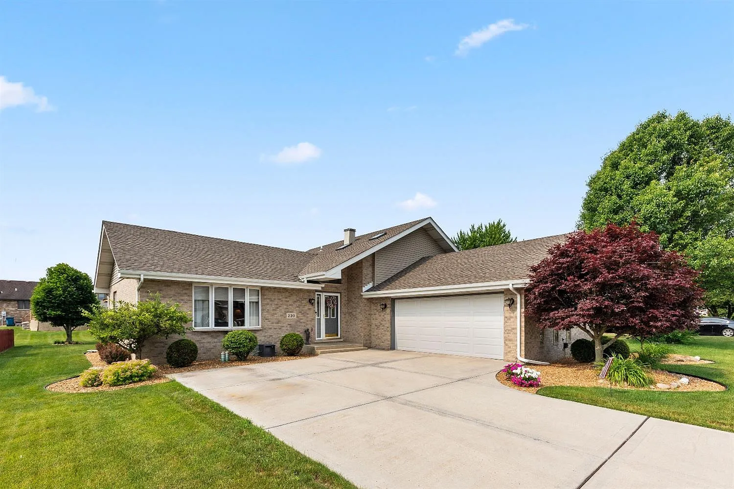 230 Harvest Dr photo 1