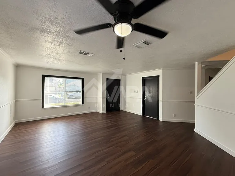 9666 Green Plain Dr — Photo 8