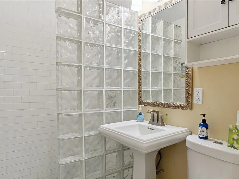 301 Van Buren St #101D — Photo 7
