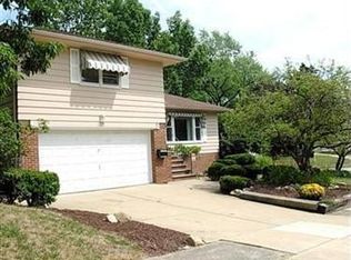 2505 Saybrook Rd, University Heights, OH 44118