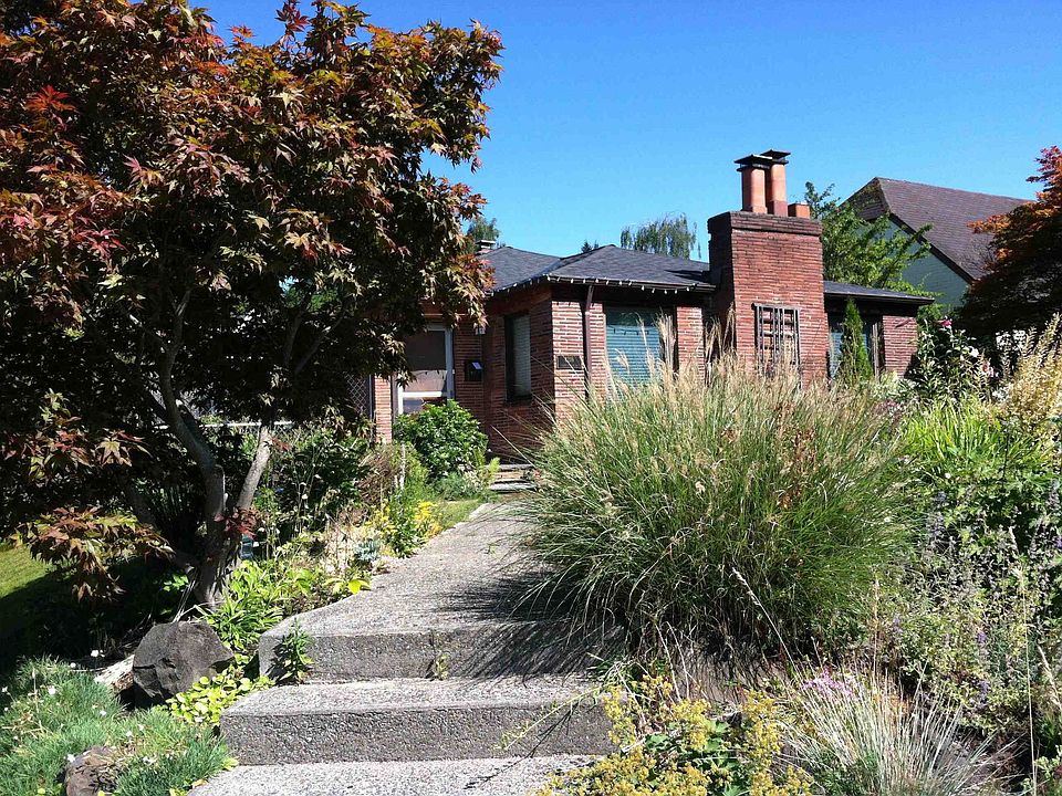 1st image of 4216 43rd Ave NE