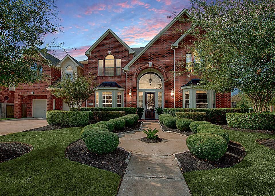 1st image of 2553 Estrada Dr