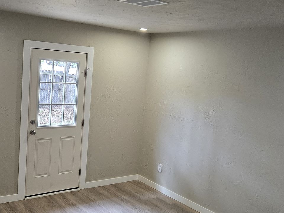 1st image of 1702 Pamela Cir