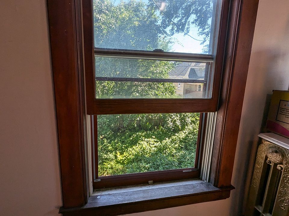 2nd image of 1122 Dayton Ave APT 2