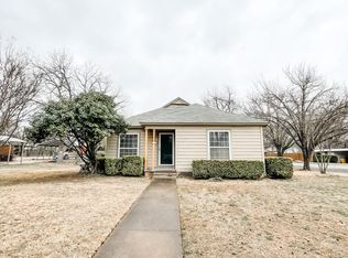 423 Bellevue Dr, Cleburne, TX 76033
