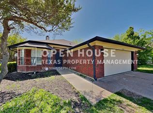 4680 Feathercrest Dr, Fort Worth, TX 76137