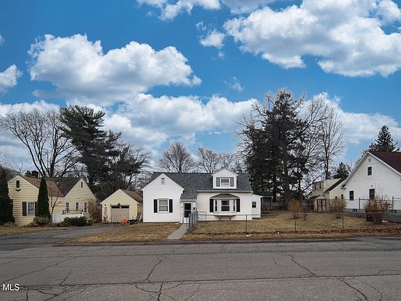 2nd image of 16 Lake Road