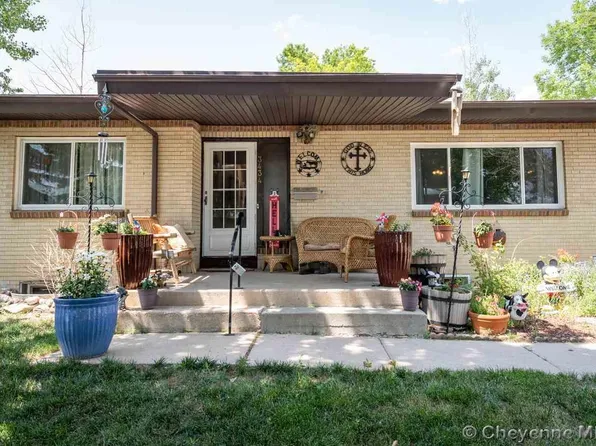 3434 Green Valley Rd, Cheyenne, WY 82001