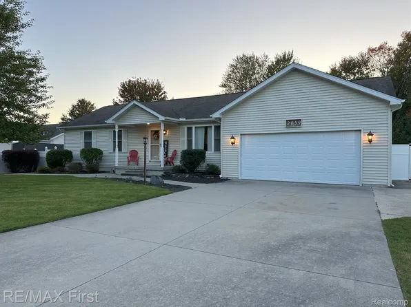 2059 Edward Ln E, Kimball, MI 48074