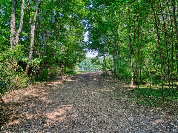 11433 Heidi Jane Ln, Fowlerville, MI 48836