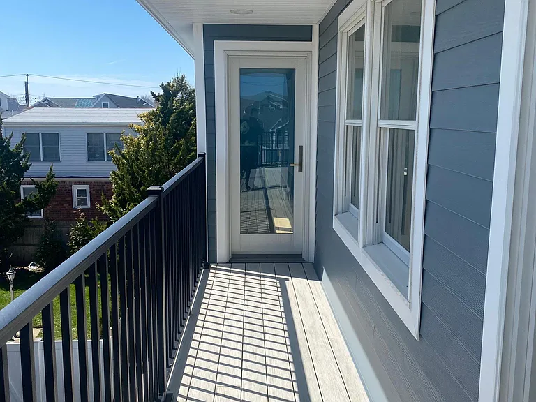 111 Lynbrook Ave — Photo 34