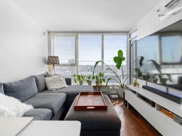 928 Beatty St #2903, Vancouver, BC V6Z 3G6