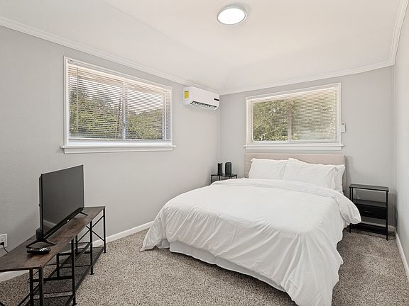 5th image of 421 W 8th St