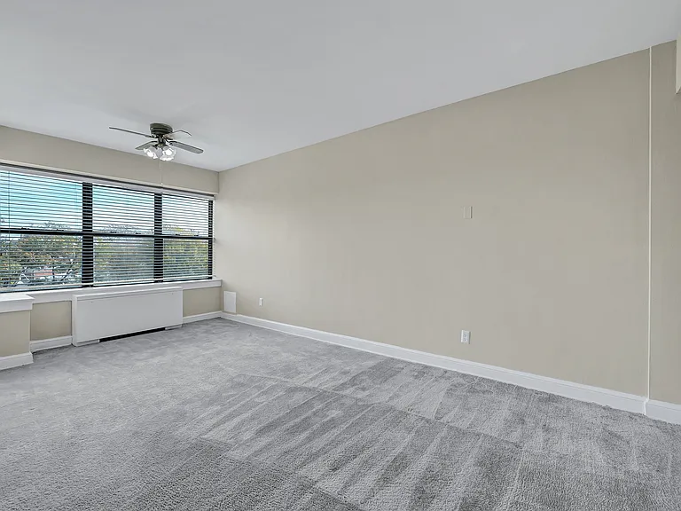 215 C Street Apartments — Photo 10