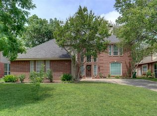 1904 Cobbs Dr, Grapevine, TX 76051