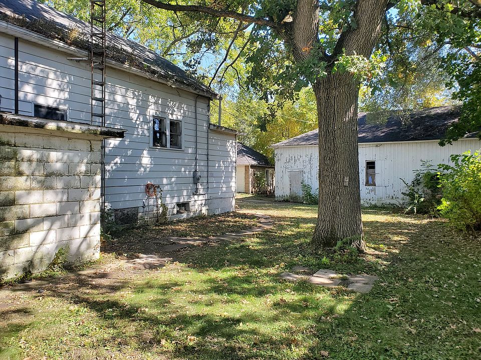 104 S Wabash Ave, Reddick, IL 60961 Zillow