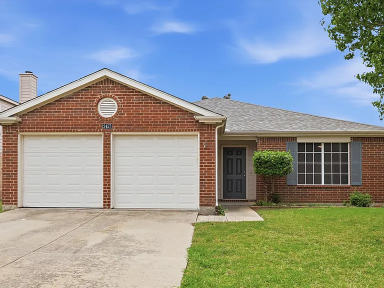 2457 Eagle Mountain Dr — Photo 1