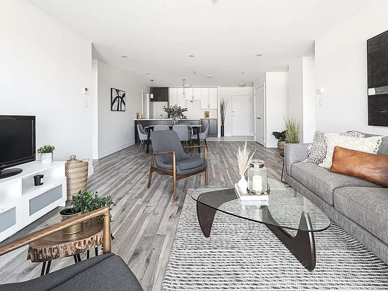 451 Broad St — Photo 3