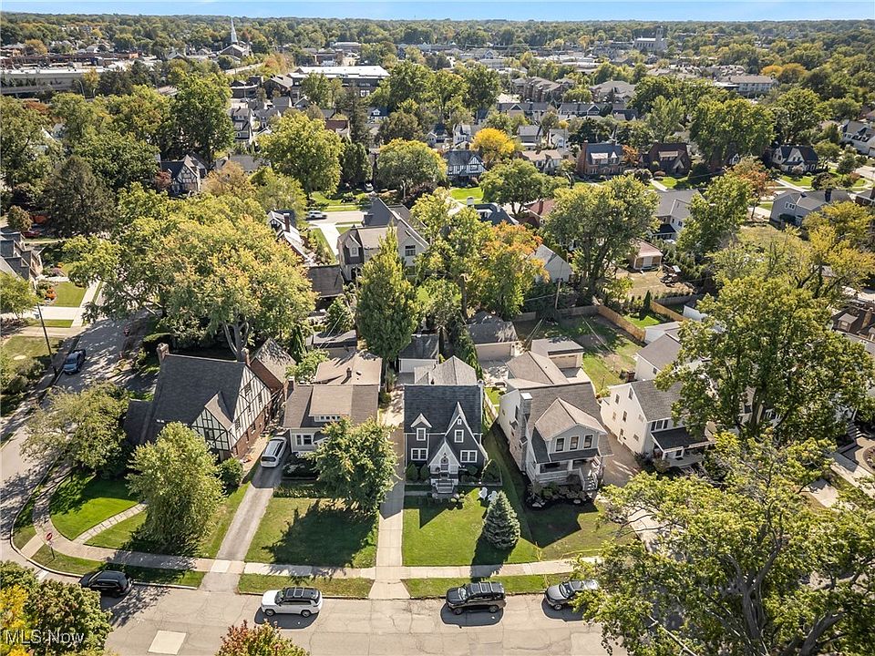 19665 Roslyn Dr, Rocky River, OH 44116 | Zillow