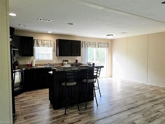 3rd image of 770 Vero Ave
