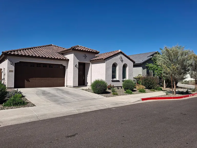 1536 W Corral Rd — Photo 1