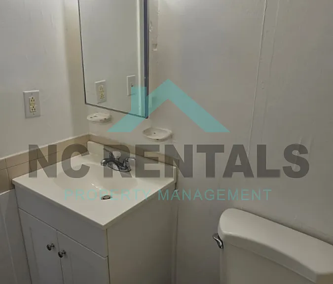 2559 Green Oaks Ct #B — Photo 15
