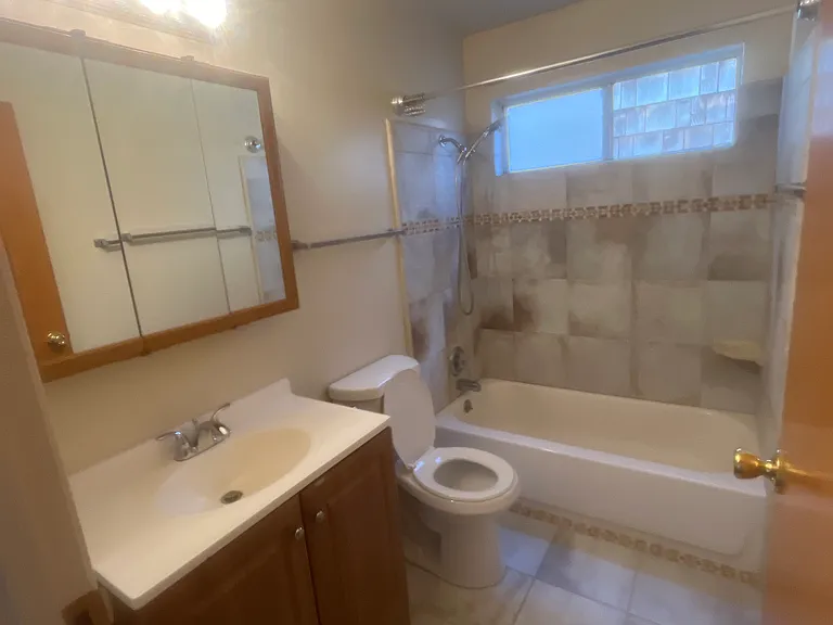 748 Oakland Avenue Apartments — Photo 5