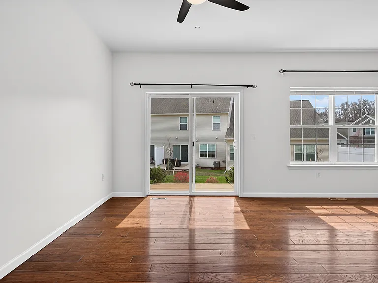 1772 Fairbank Ln — Photo 22