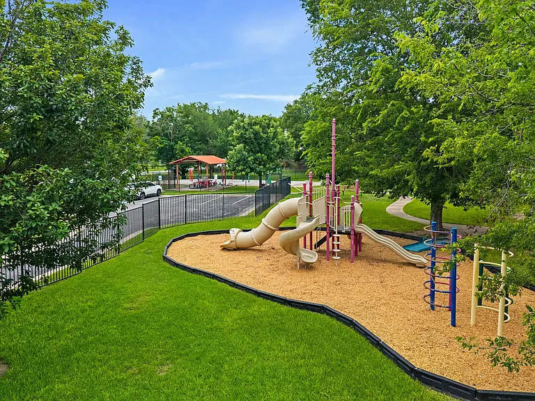 8902 Magna Carta Loop #122 — Photo 36
