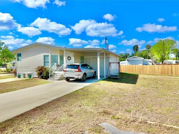 138 Lantern Ln, North Fort Myers, FL 33917