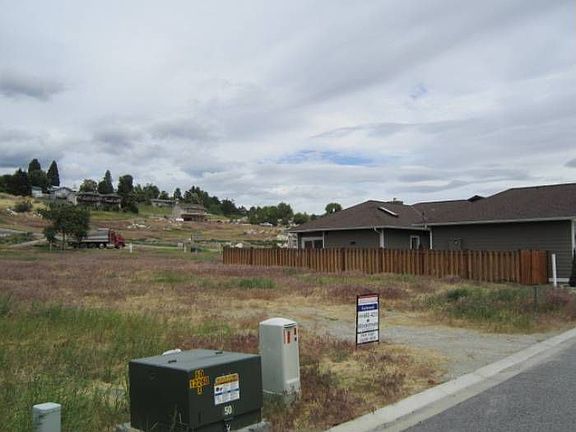 2nd image of 104 Village Dr