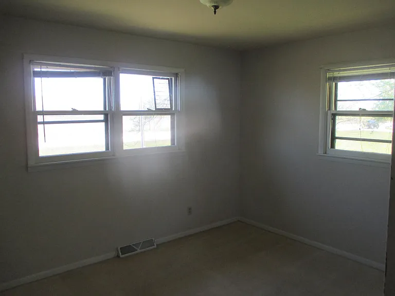10330 Kennedy Ave — Photo 6