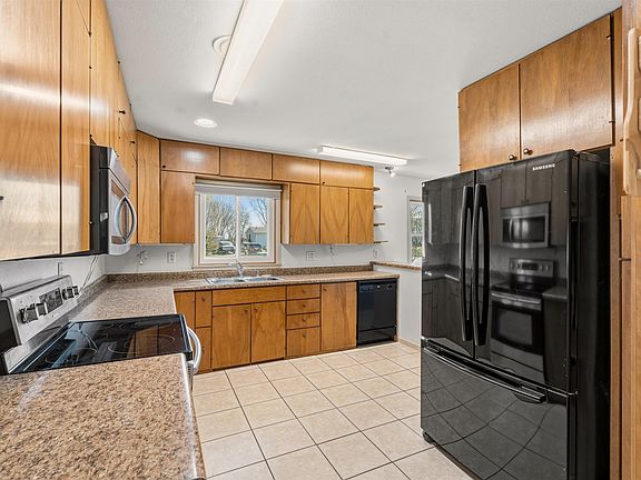 3rd image of 406 N Crawford Rd