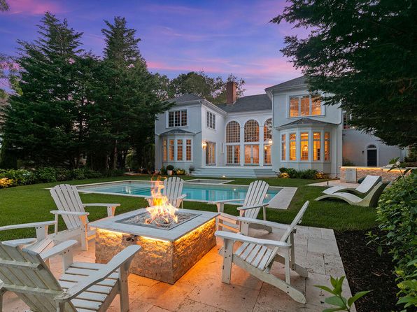 17 North Glen Drive, Mashpee, MA 02649