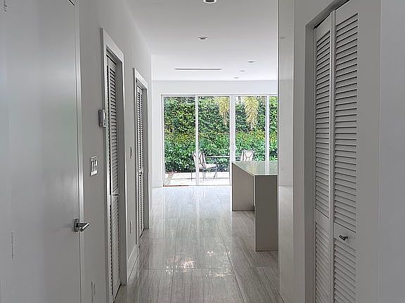 Hallway to kitchen area