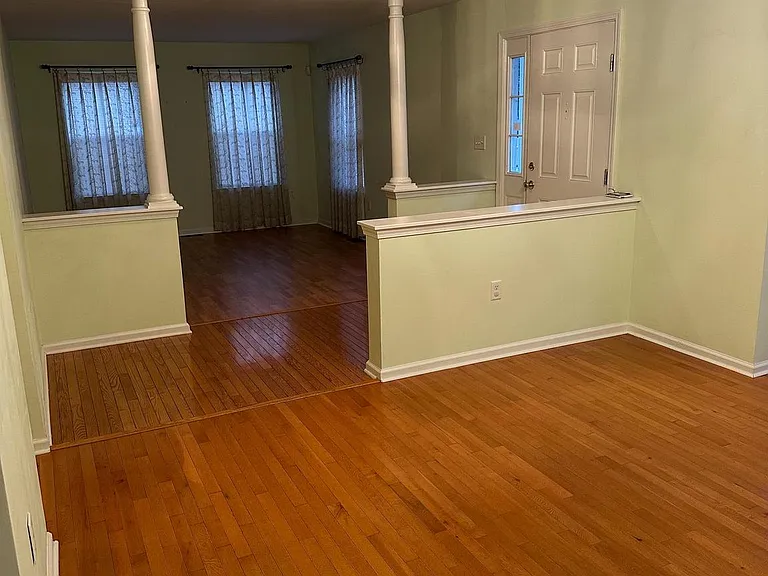 193 Fountayne Ln — Photo 4