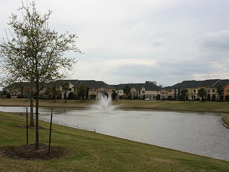2046 Palm Forest Ln — Photo 28