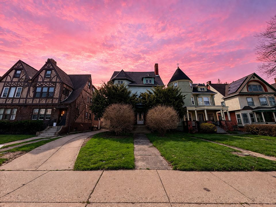 1st image of 338 Elmwood Ave APT 1