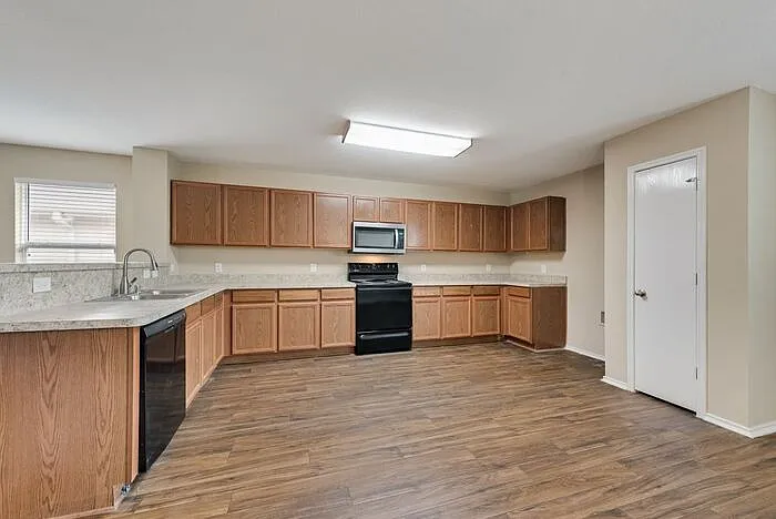 6233 Balcony Ln — Photo 12