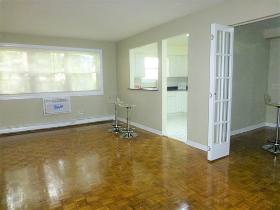 3rd image of 1728 W Farwell Ave APT 106