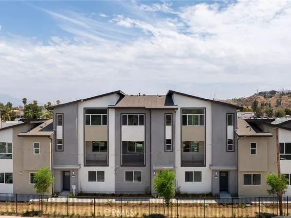 1174 Santo Antonio Dr, Colton, CA 92324