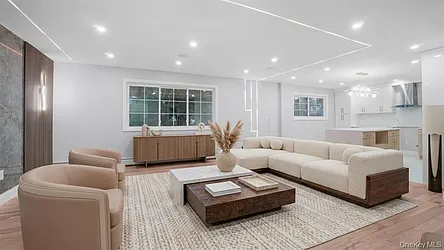 918 Throgs Neck Expressway Sr, #1