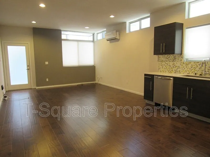 3 bed, 2.5 bath, 1580 sqft, $3,399 — Photo 3