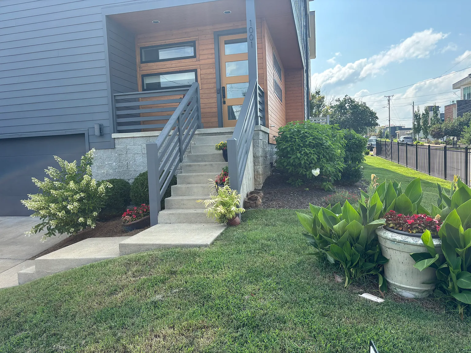 4 bed, 3.5 bath, 2584 sqft, $4,450 — Photo 4