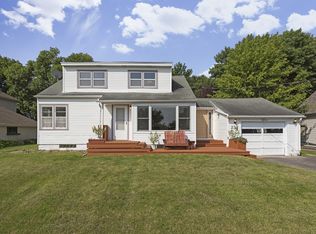 232 W Point Rd, Tonka Bay, MN 55331